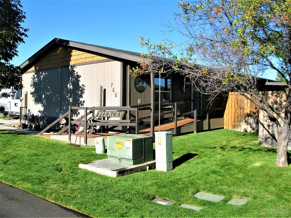 1st image of 765 NE Shoshone Dr