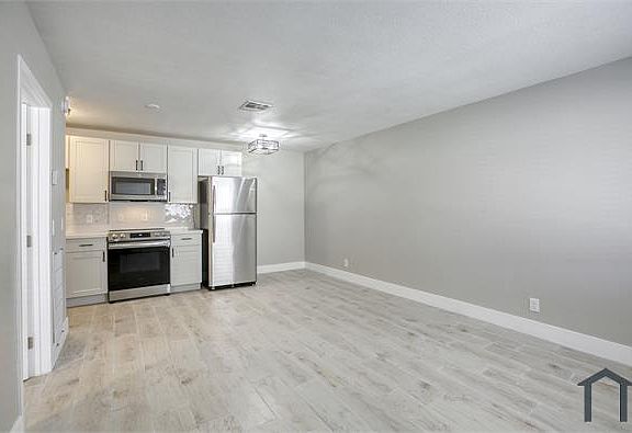 3rd image of 317 S 9th St APT 3