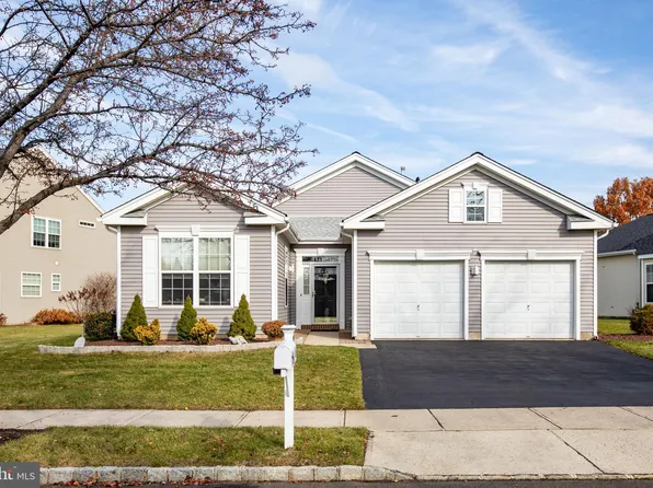 89 Minuteman Cir, Allentown, NJ 08501