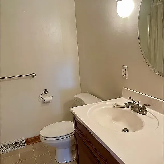 3630 W 10th St — Photo 11