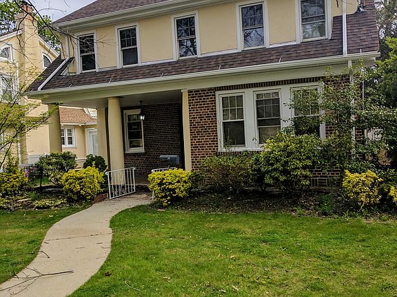 2nd image of 36 Lafayette Pl