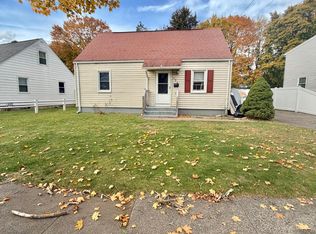 134 W Side Dr #32, Hamden, CT 06514