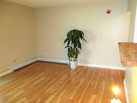 4th image of 2411 Ogden Ave APT 2