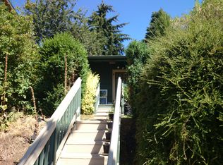 3218 SW Genesee St, Seattle, WA 98126