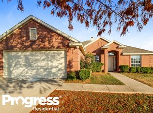 913 Glenngary Way, Denton, TX 76208