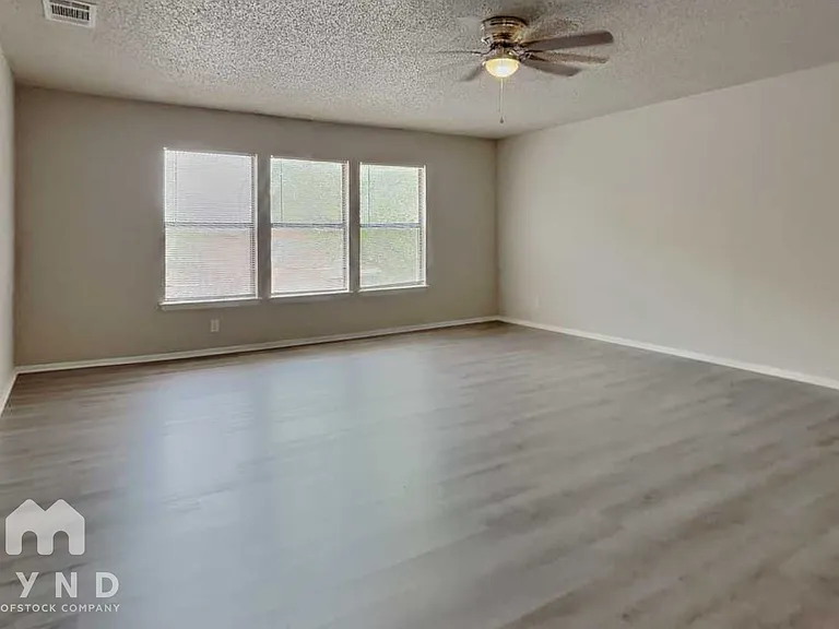 8031 Manderly Pl — Photo 9