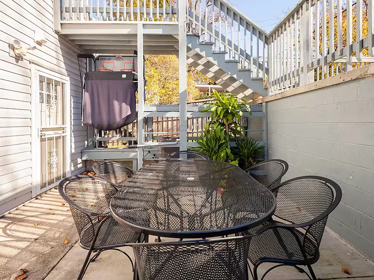 4219 Foote St NE — Photo 8