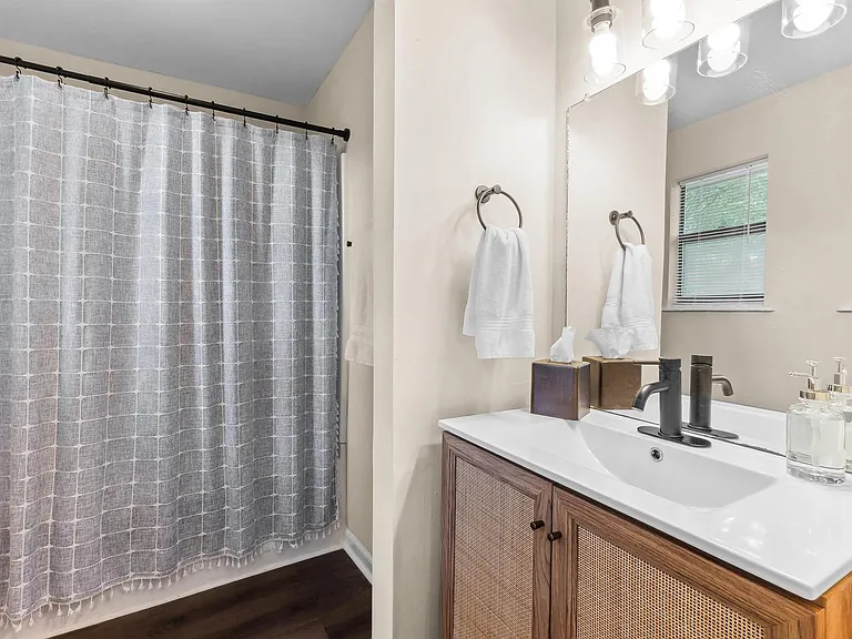 1100 Kenwood Dr — Photo 24