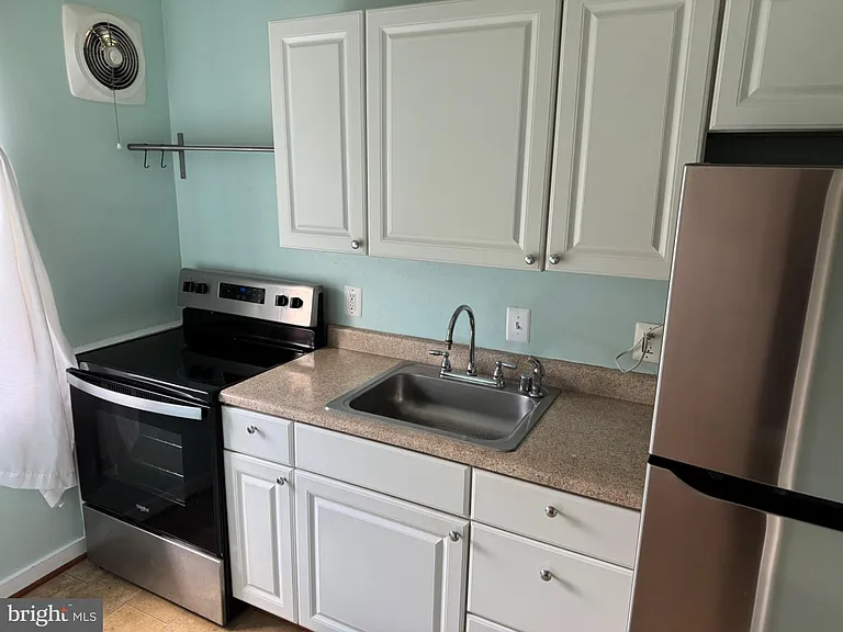 19 Auburn Ct #B — Photo 10