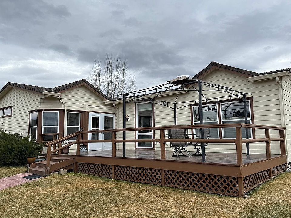 Manuf. home with lovely deck
