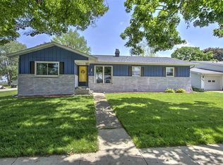 230 N Pine St, Maroa, IL 61756