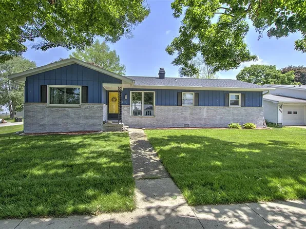 230 N Pine St, Maroa, IL 61756