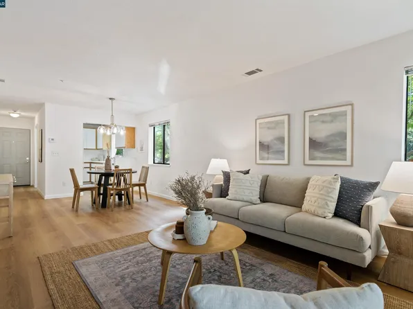 2582 Oak Rd APT 216, Walnut Creek, CA 94597