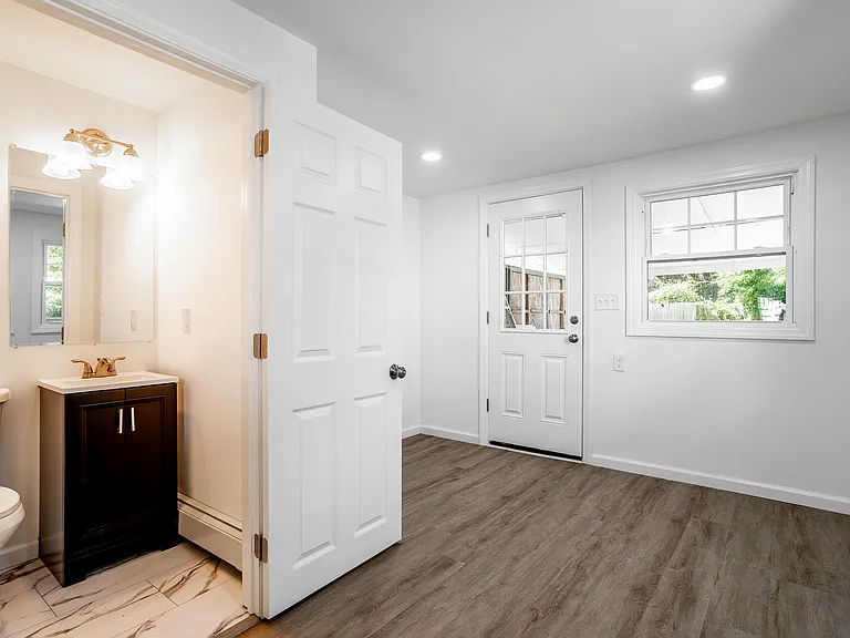 170 Mill St — Photo 4