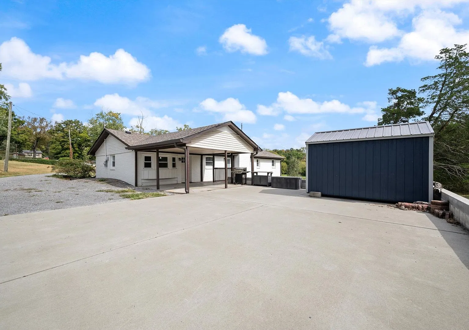 Spacious Home with versatility and Room to Grow — Photo 2