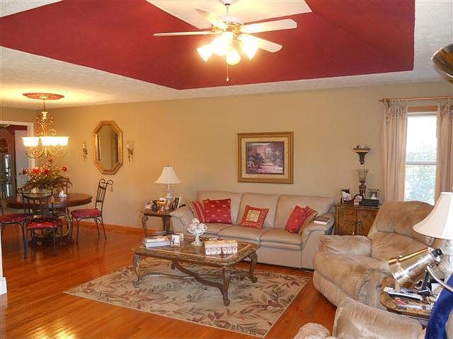2nd image of 506 Deerview Rd