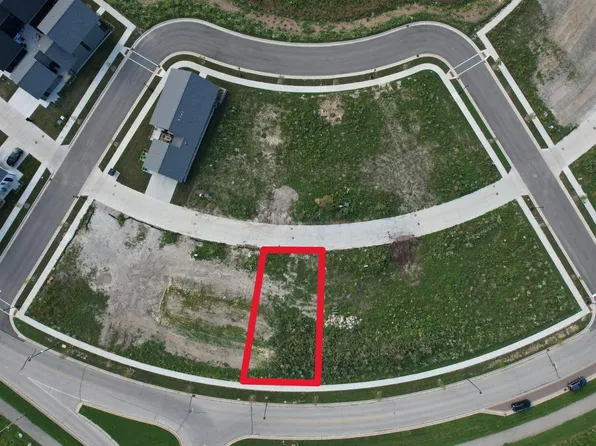 9471 East LAKE VISTA PARKWAY #4005, Oak Creek, WI 53154