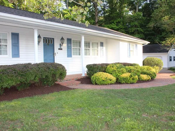 15431 Hall St, Bloxom, VA 23308