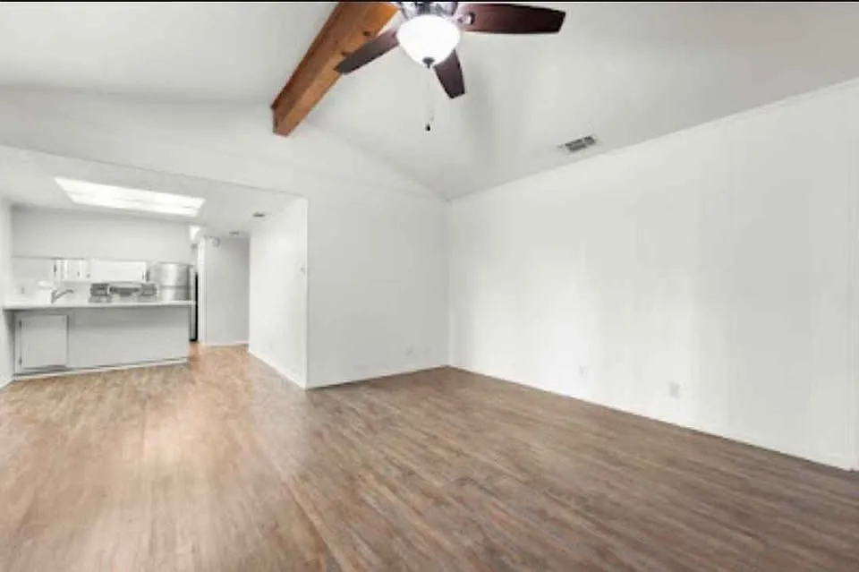 4 bed, 1800 sqft, $1,850 — Photo 3