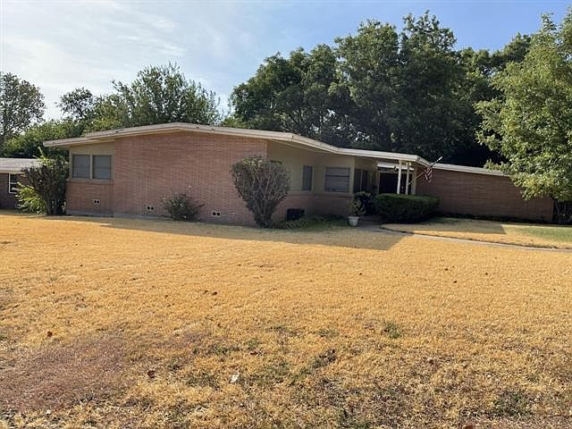1st image of 1403 Robin Dr