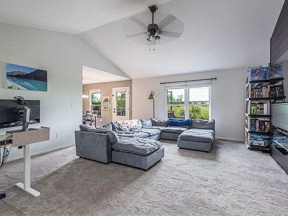 3rd image of 512 Amazon Dr