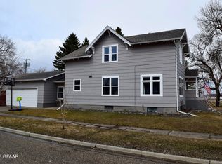 903 6th Ave NE, Devils Lake, ND 58301