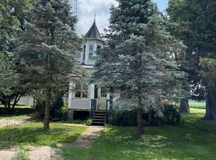208 W South St, Ellsworth, IL 61737