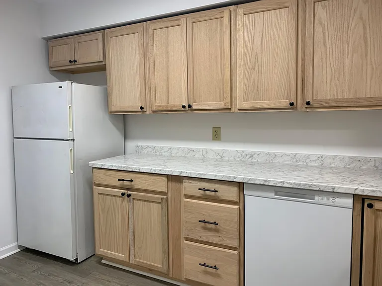 211 Park Ave #3 — Photo 4