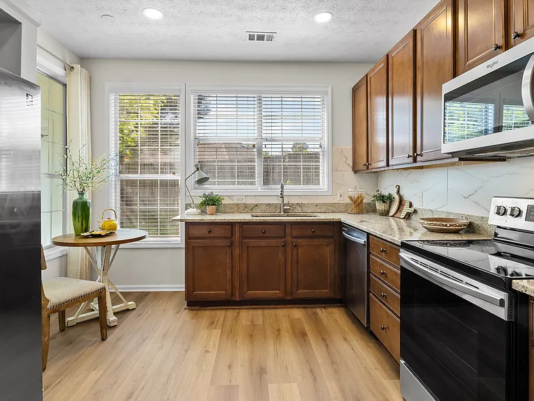 4140 Wildridge Dr — Photo 10