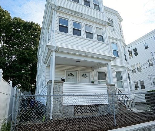 2nd image of 117-119 Dorchester St