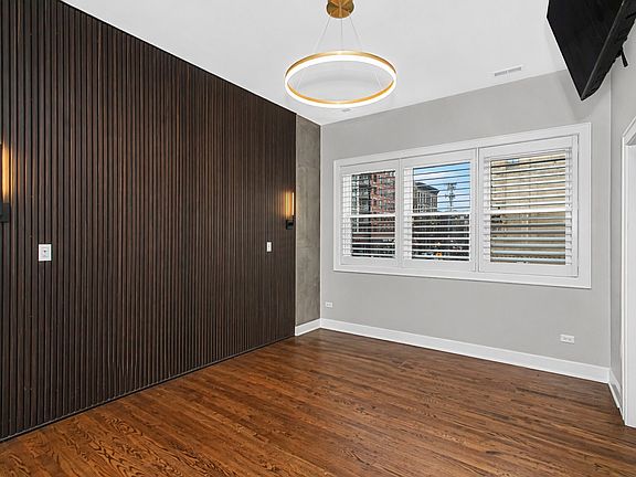 5th image of 948 W Madison St #2NW