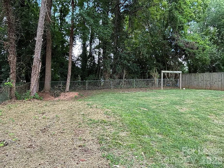 2627 Dora Dr — Photo 38