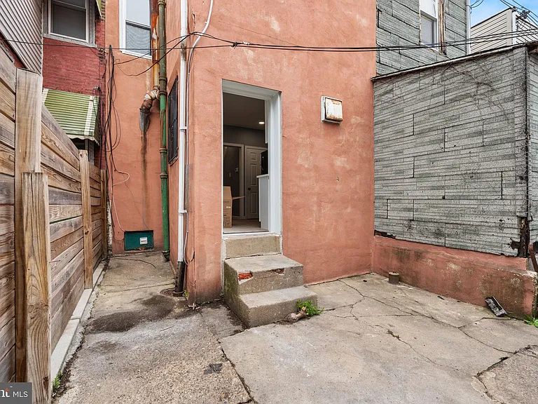 2224 E Clearfield St — Photo 29