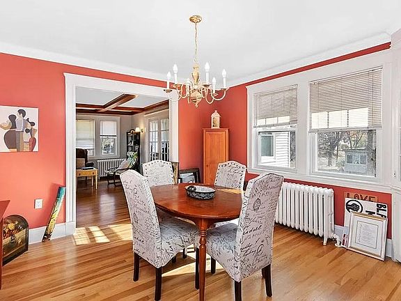 3rd image of 32 Orchard Ave