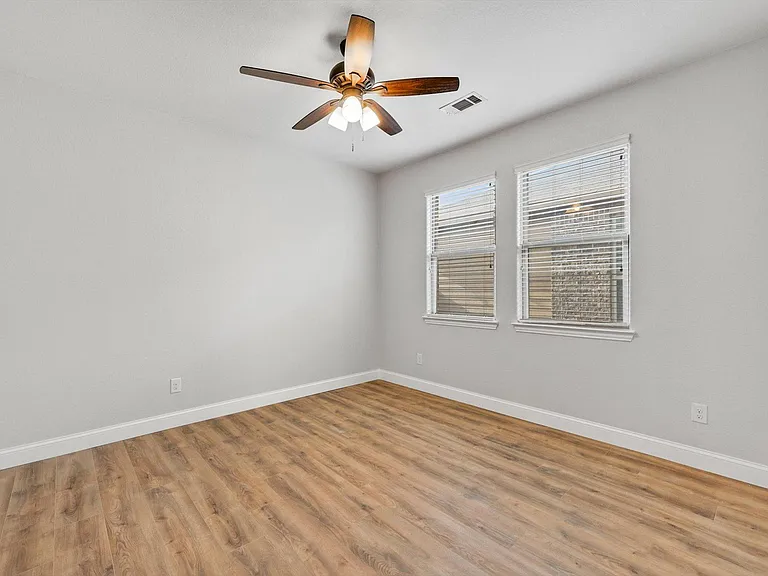 10416 Talus Dr — Photo 15