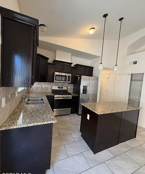 236 Ilchester Way — Photo 3