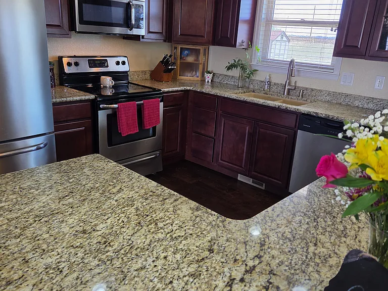 438 N Mitford Dr — Photo 4