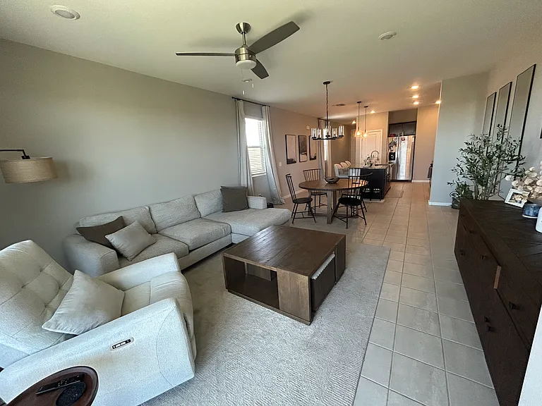 2933 E Hayden Rose Ave — Photo 2