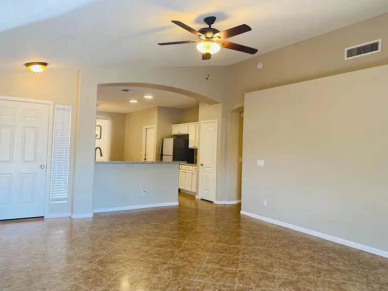 8618 W Paradise Dr — Photo 7