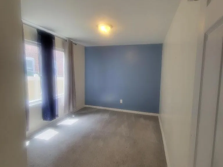 212 N Walnut St — Photo 10