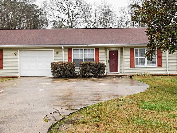 3rd image of 3247 Clearwater Dr NE