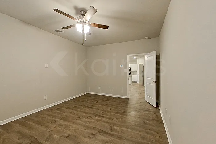 112 Yardley Ct — Photo 10