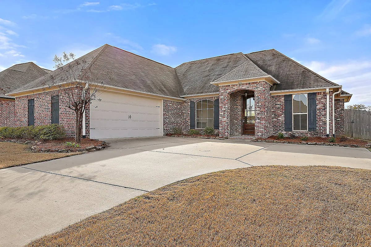 Building Photo - 315 Rockbridge Dr
