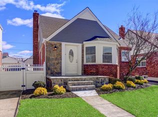 124 Heathcote Rd, Elmont, NY 11003