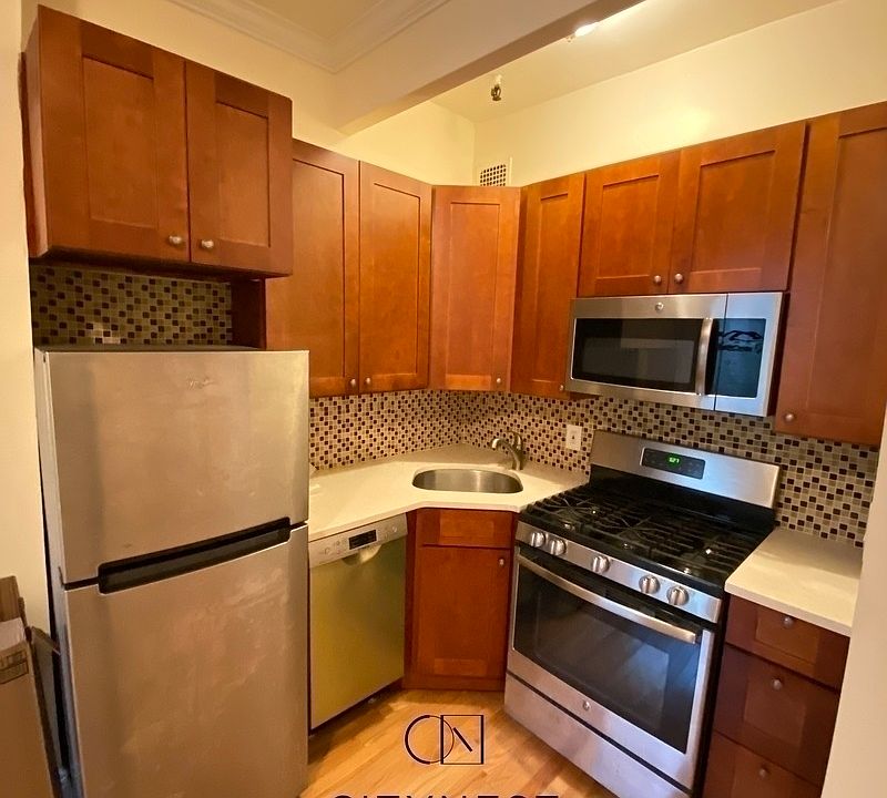 1st image of 157 Garfield Pl #B3