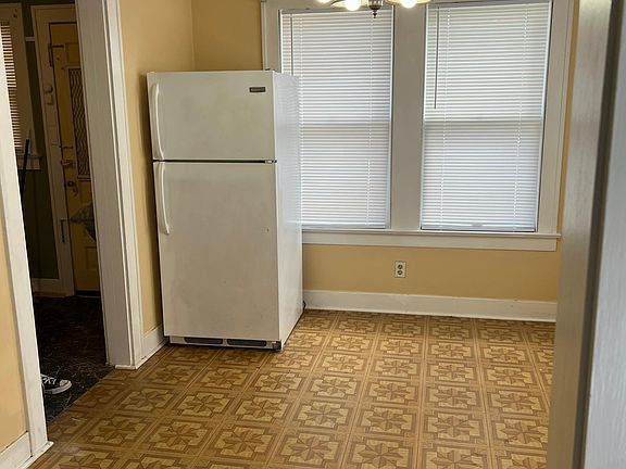 4th image of 4023 Woodleigh St #1