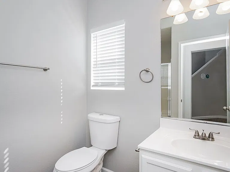 716 Pine Field Ln — Photo 16