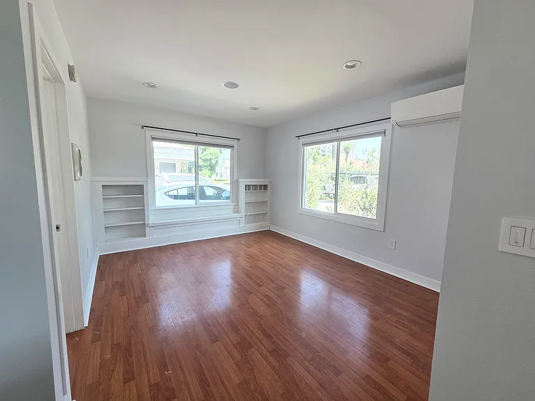 1500 S Glendale Ave #19 — Photo 1