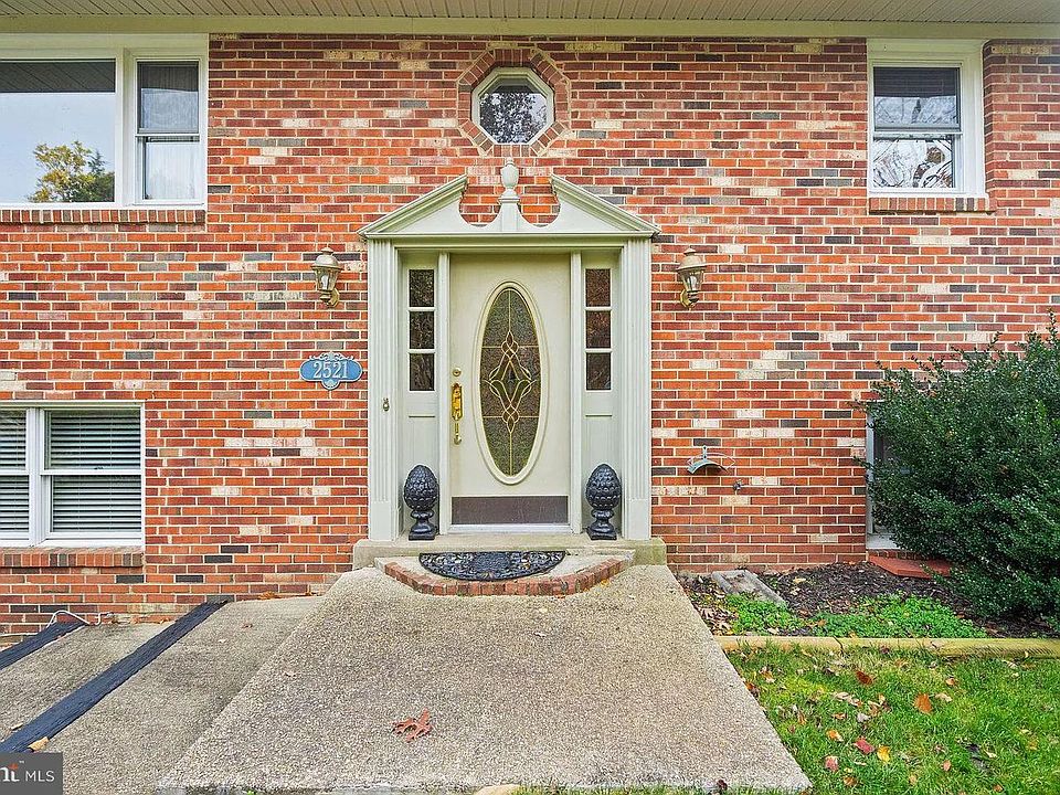 1st image of 2521 Youngs Dr