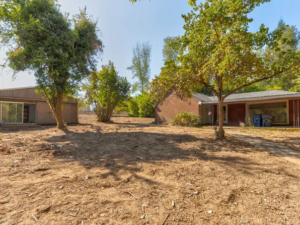 21820 SE Tillstrom Rd, Damascus, OR 97089